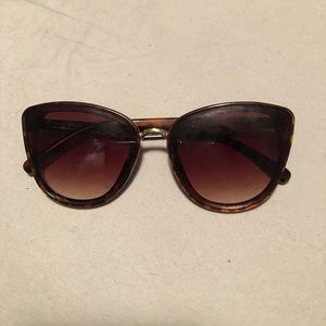 Brown cat eye sunglasses